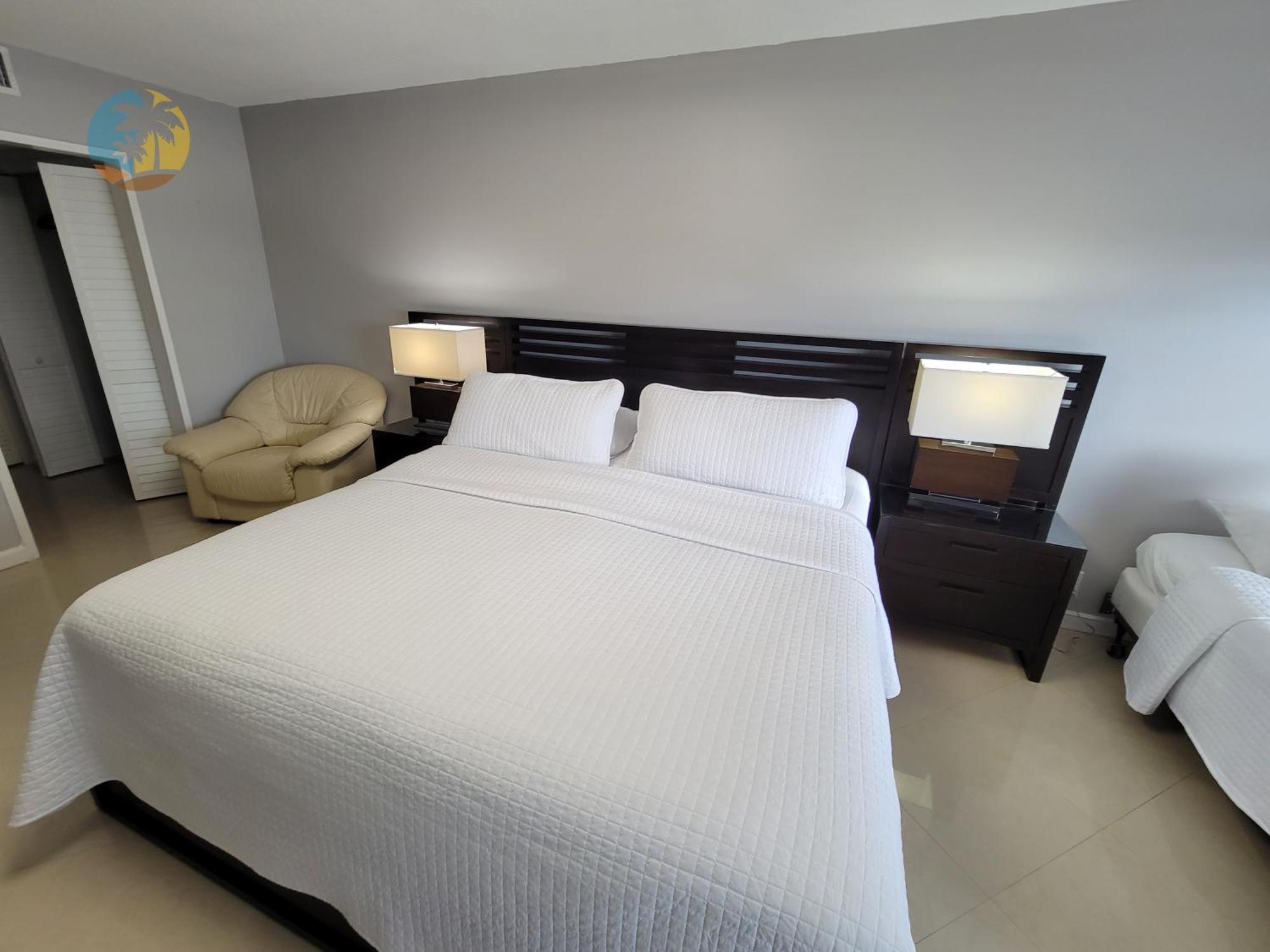 Deluxe Beach Resort - Hora Rentals Miami Beach Esterno foto